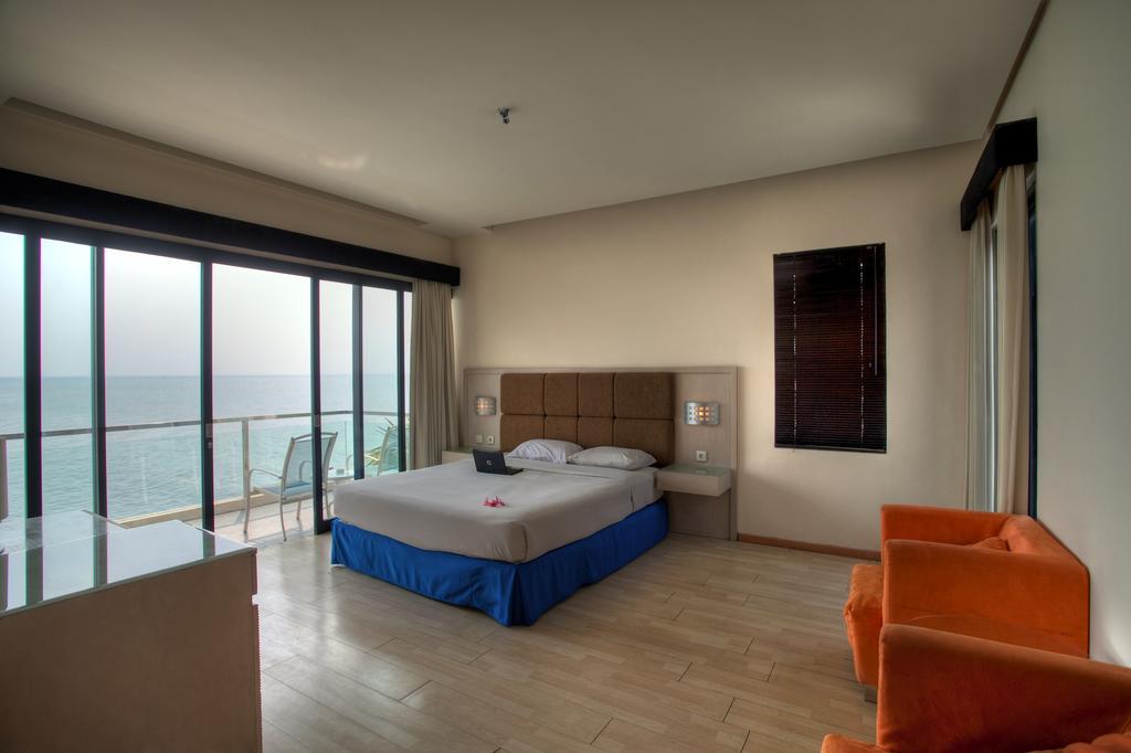 Tanjung Kodok Beach Resort Paciran Bilik gambar