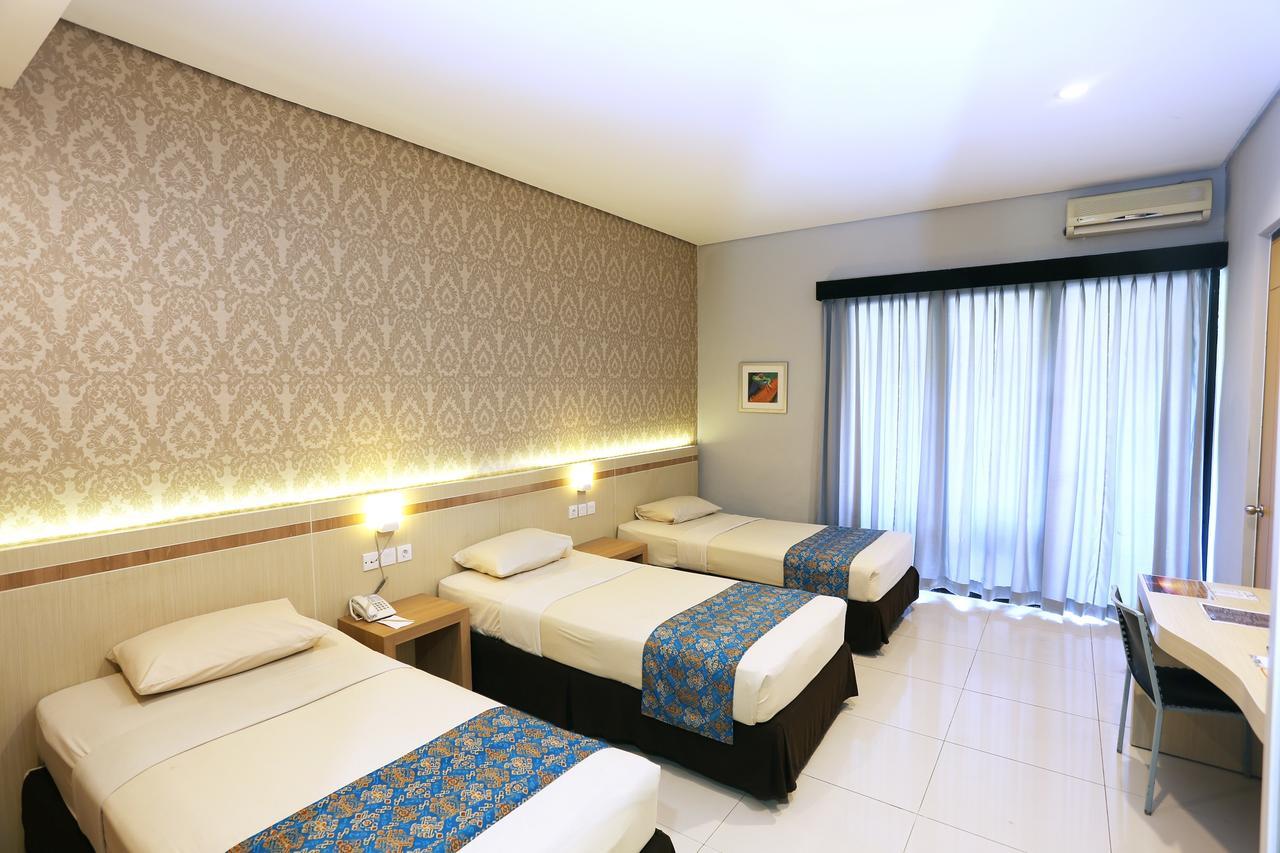 Tanjung Kodok Beach Resort Paciran Luaran gambar