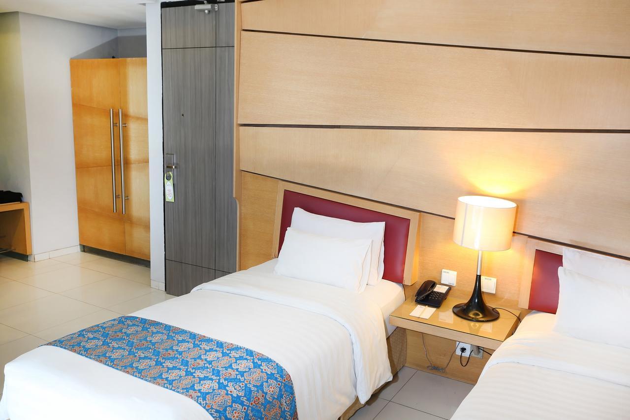 Tanjung Kodok Beach Resort Paciran Luaran gambar