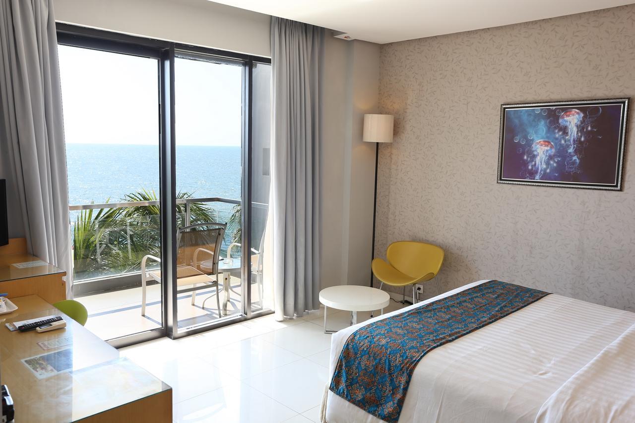Tanjung Kodok Beach Resort Paciran Luaran gambar