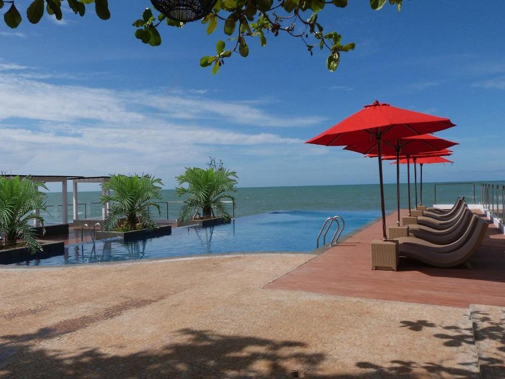 Tanjung Kodok Beach Resort Paciran Luaran gambar